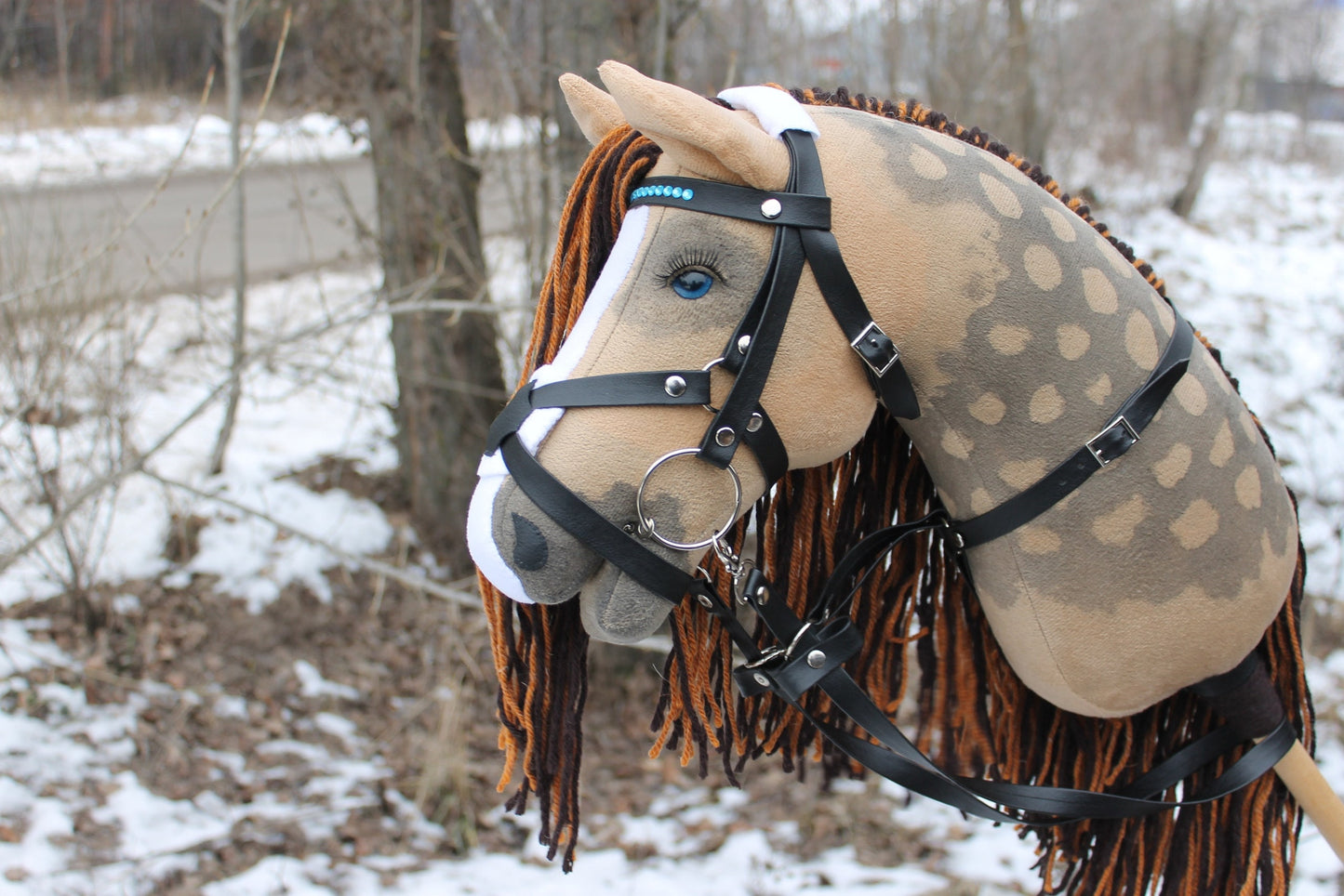 Hobbyhorse with bridle A3 Palomino ORLEANS with heterochromia (blue/brown)